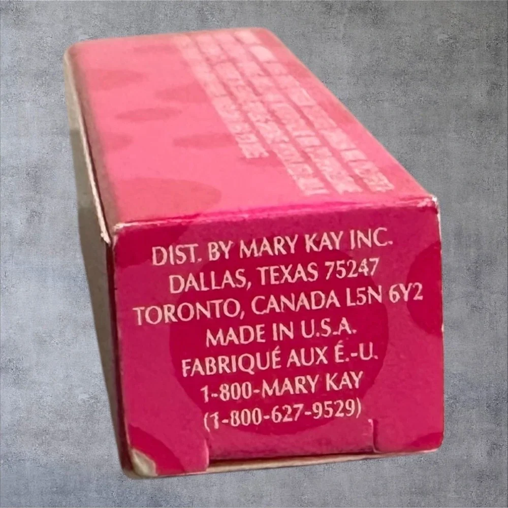Mary Kay Signature Waterproof Mascara Brown 9221‎ New In Box .42 oz 12g